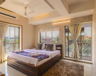 Marina Grand Villa - Lonavala - Makuuhuone