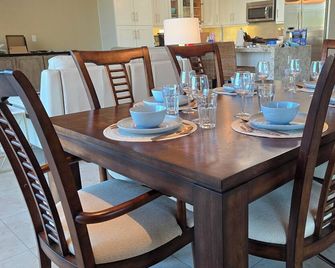 Chill-Inn, an Indian Wells Oasis - Indian Wells - Dining room