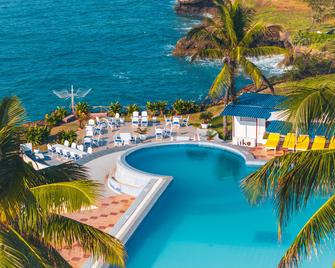 Golden Tulip Dar Es Salaam - Dar Es Salaam - Pool