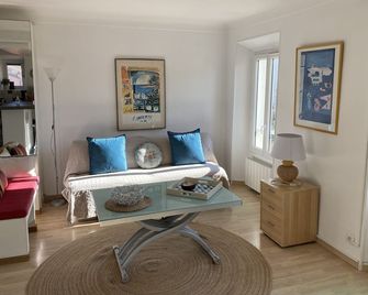 Charming Apartment In Port Of Nice, Nice - 尼斯 - 客廳