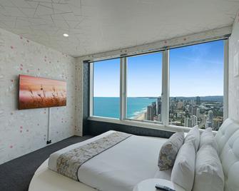 Q1 Resort & Spa - Surfers Paradise - Bedroom