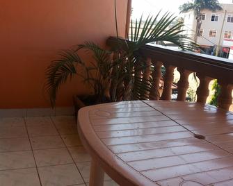 Daysinn Hotel - Lira - Balcony