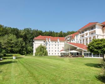 Best Western Plus Parkhotel Maximilian Ottobeuren - Ottobeuren - Building