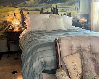 Relaxing Getaway In Historic Benicia - Benicia - Chambre