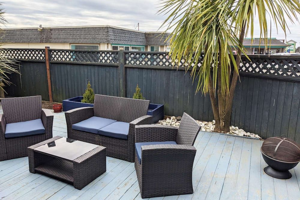 King Beds, Full Kitchen, Private Pool Table, 8 min walk to Beach, Pet Friendly - Ocean Shores - Balcon