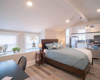 Historic Studio Apartment by Marietta Square! - Marietta - Bedroom