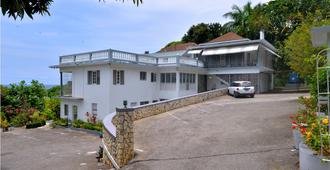 Palm View Guesthouse and Conference Centre - Montego Bay