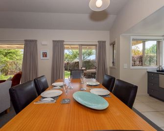 Meadowstone Executive Villa Close to Lake Wanaka - Wanaka - Salle à manger