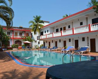 Anjuna Beach Resort - אנג'ונה - בריכה