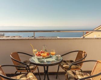Two-Bedroom Apartment Makarska With Sea View 06 - Makarska - Balcony