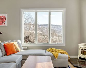 Gorgeous Luxury Farmhouse in the Hudson Valley New York - Copake Falls - Balcony