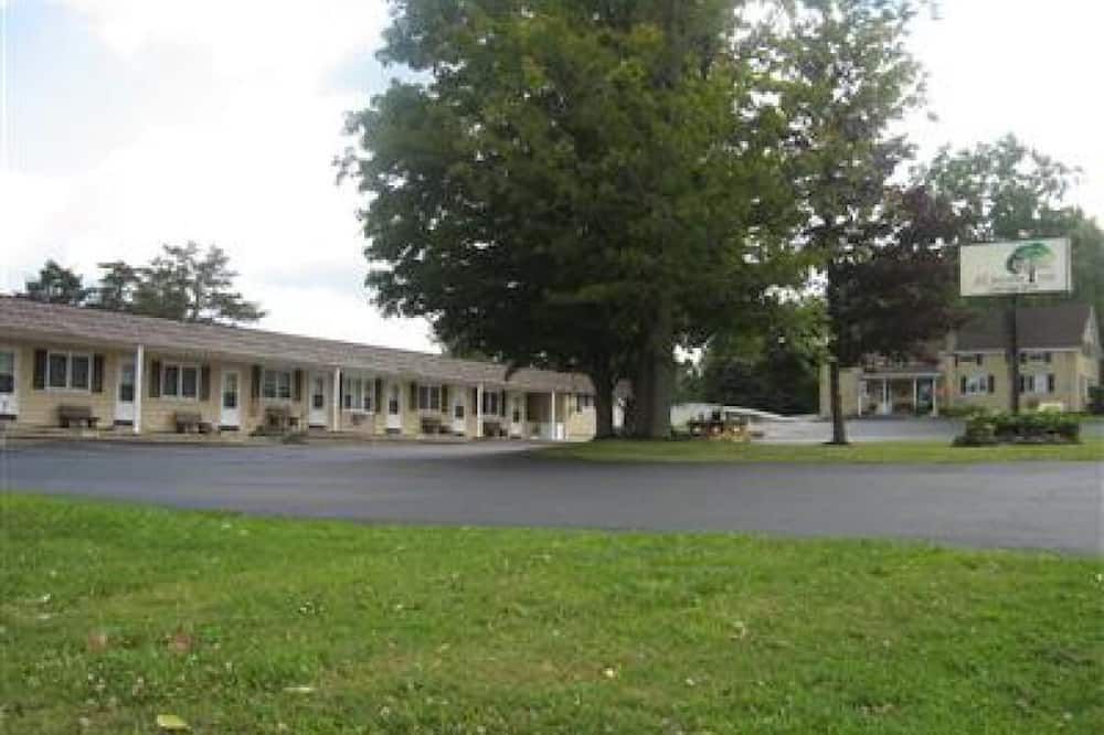 All Seasons Inn - Oswego - Gebouw