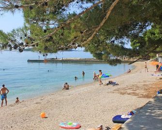 Studio flat with terrace and sea view Mokalo, Pelješac (AS-18395-c) - オレビック - ビーチ