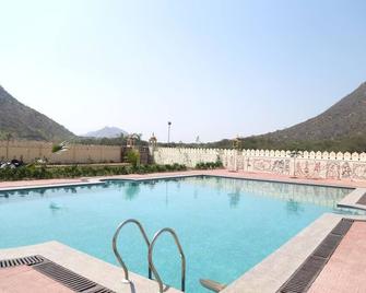 Parvat Valley Resort - Ajmer - Pool
