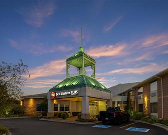 Best Western Plus Stoneridge Inn & Conference Centre - לונדון - בניין