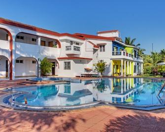 Longuinhos Beach Resort - Colva - Pool