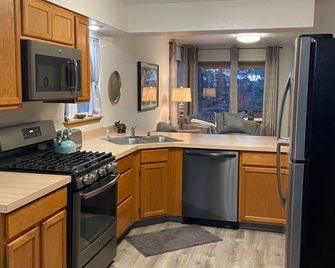 Stellar House! - Kenai - Kitchen