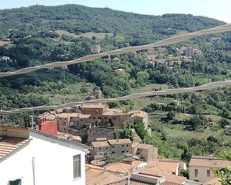 B&B La Rondinella - Lustignano - Balcón