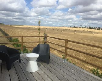 Galerie, Tumulus de la Hogue - May-sur-Orne - Balkón