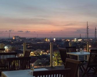 Gajahmada Avara Boutique Hotel - Pontianak - Balcony