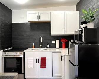 The Hudson Suite Spot - Studio Apt Close To Asu - Tempe - Kitchen