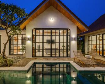 Private Pool Villa Concasa by OriVista - North Kuta - Pool