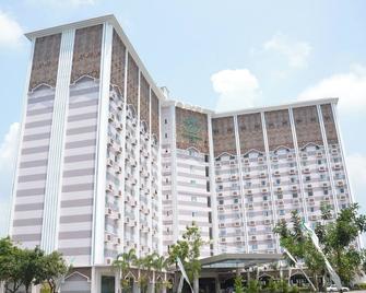 Lorin Solo Hotel - Surakarta City - Building