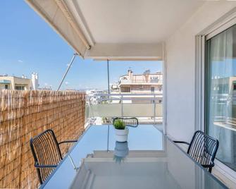 Modern Escape 2br Apartment In Glyfada By Upstreet - Athen - Balkon
