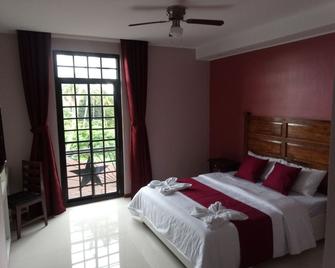 Answer Hotel - Puerto Galera - Phòng ngủ