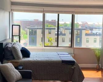 Condo Close to Stadium and Free Parking - Knoxville - Bedroom