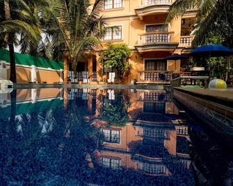 Resort Palmeiras Dourado - Cansaulim - Piscina