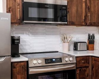 Candlestick Suite - Sedalia - Cucina