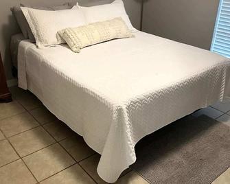 Hidden Treasure - Longview - Bedroom