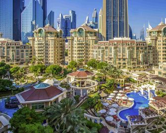 Swissôtel Al Murooj Dubai - Dubai - Building