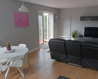 Green Street Retreat - York - Living room