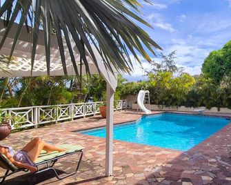 Beautiful 1-bedroom apartment in Frigate Bay with Caribbean View and pool - Frigate Bay - Pool