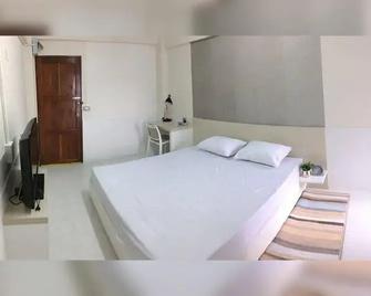 Ze Residence Ram Intra - Bangkok - Bedroom