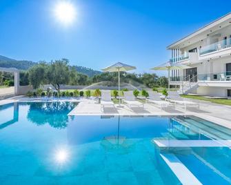 Olia Thassos - Luxury Apartments - Thasos Town - Basen