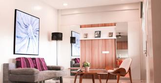 Z Pad Residences - Tacloban City - Living room