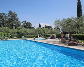Appartamenti Pratone - Garda - Pool