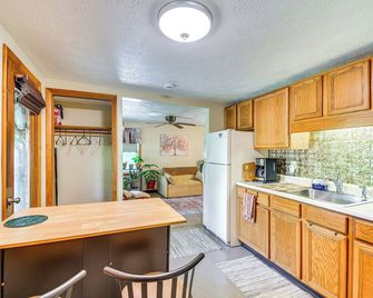 3 Mi to Seneca Lake: Couple's Apt w/ River Access - Waterloo