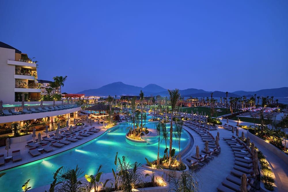 إسو كيب أرنا فيثي - فيثي - حوض السباحة