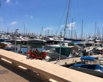 Natalilocs Studio 150 M Beach Golfe Juan Overview Sea, Air-Conditioned, Soundproofed - Golfe-Juan - Extérieur