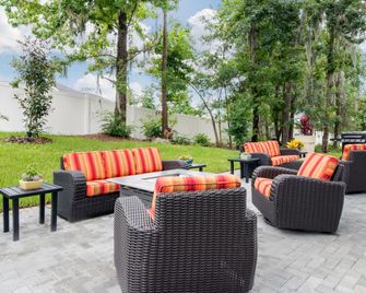 Holiday Inn Express & Suites Alachua - Gainesville Area By IHG - Alachua - Patio
