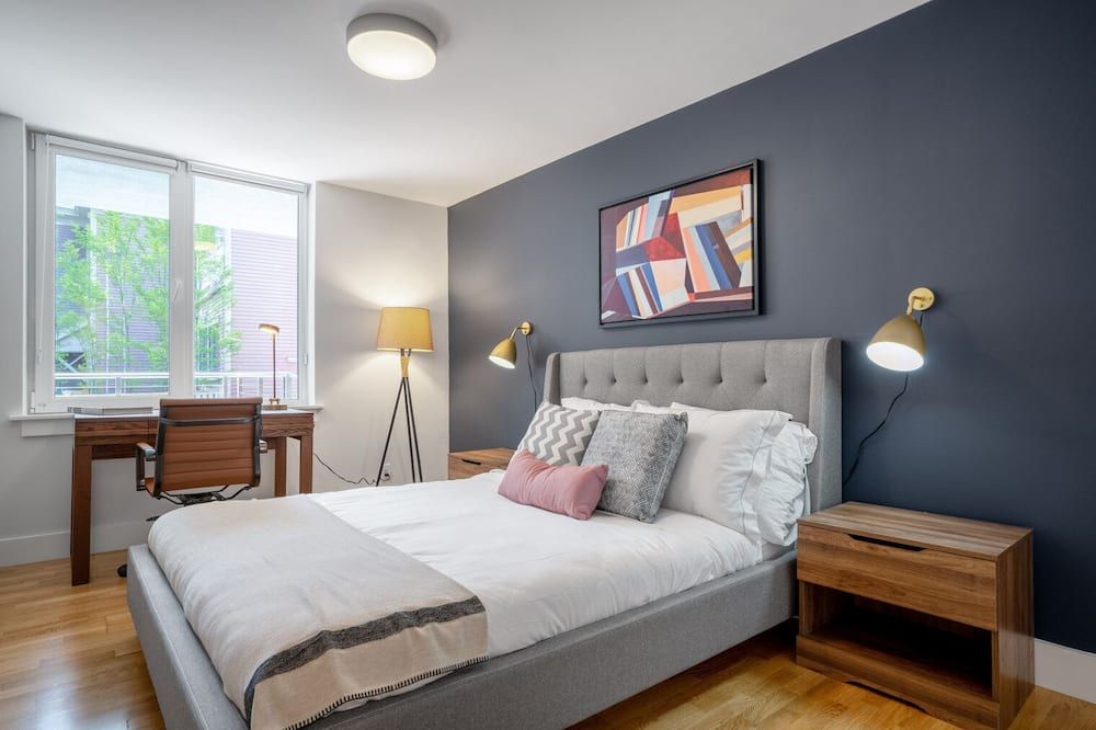 Rad Harvard Sq 1BR w/ Balcony, near Shops & Campus, by Blueground - קיימברידג' - חדר שינה