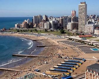 Hotel Calimera - Santa Teresita - Strand