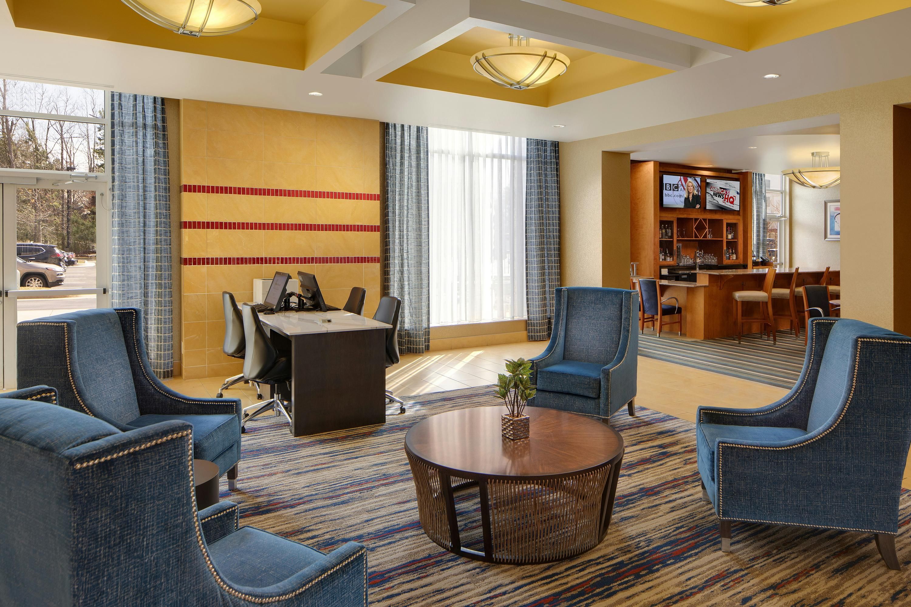 DoubleTree by Hilton Richmond Airport - Richmond - Lounge