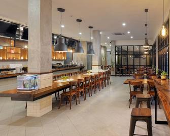 Kama Hotel - מדאן - מסעדה