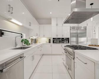Crescent Heights - Los Angeles - Kitchen