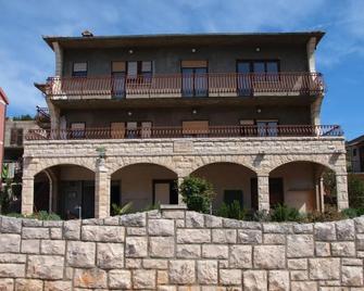 Room Rade - Stari Grad - Budova